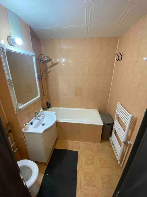 The Urban Hub 1 Apartamento Iasi Exterior foto